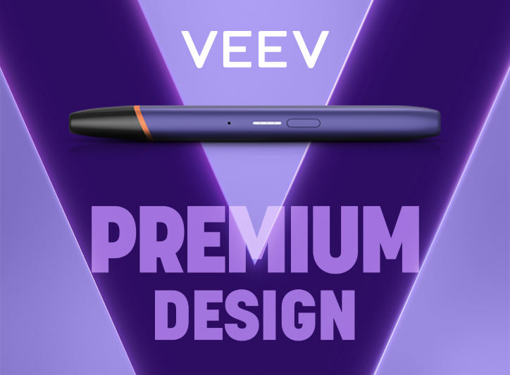 Jemand hält ein IQOS ILUMA i PRIME neben einem Smartphone